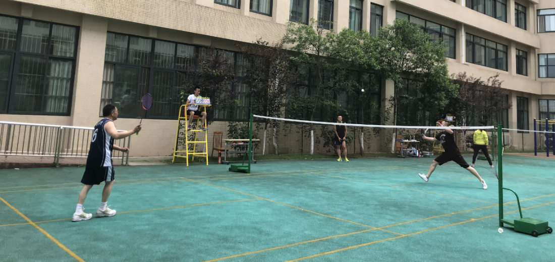 我院第一届职工羽毛球大赛开赛啦！