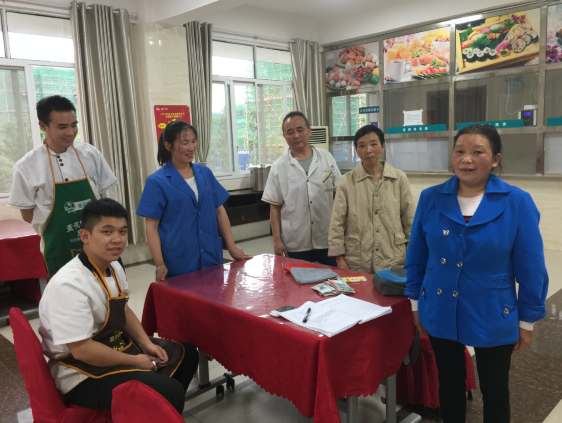 拾金不昧暖人心    弘扬社会正能量