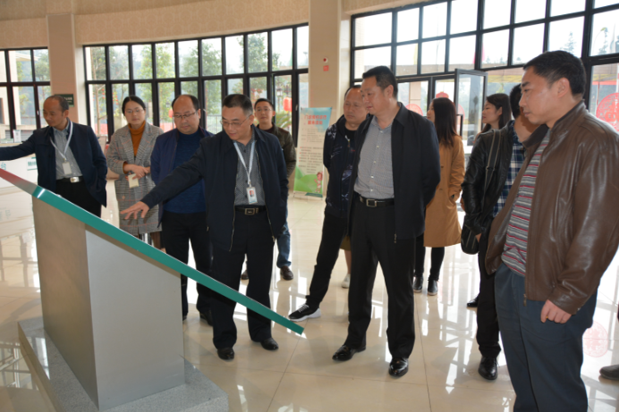 乐山市民政局副局长先平、乐山市精神病医院院长张雁飞一行莅临我院学习考察工作