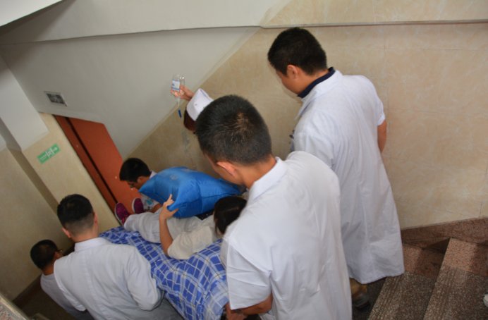 雅安市第四人民医院开展消防应急演练