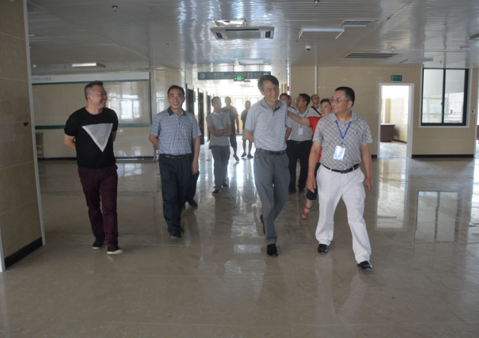 雅安市人民政府副市长孙久国莅临我院调研“三甲”创建工作