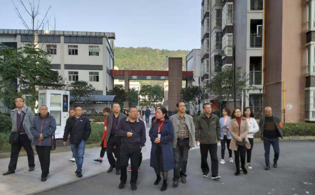 市政协副主席杨力现场检查我院网格化“联包帮”小区工作