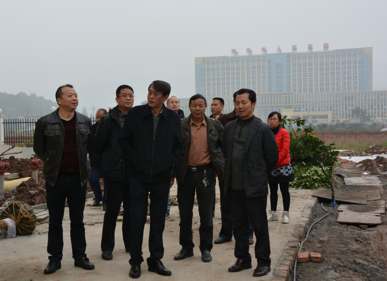 孙久国副市长一行检查指导雅安市第四人民医院灾后重建工作