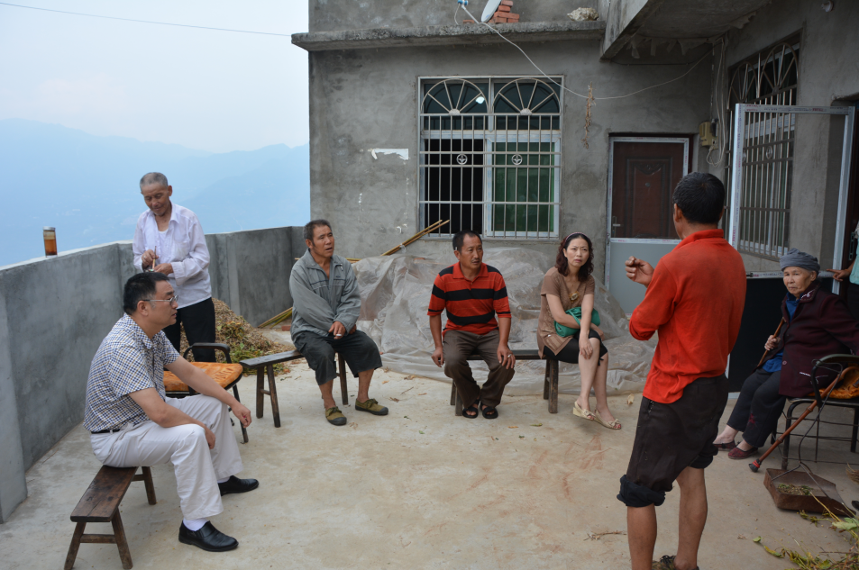 党支部书记、院长蒲道深一行赴汉源县唐家镇进行脱贫攻坚调研督导工作