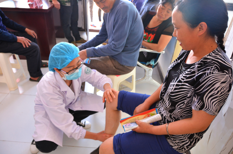 雅安市第四人民医院赴汉源县唐家镇联合村开展帮扶义诊活动