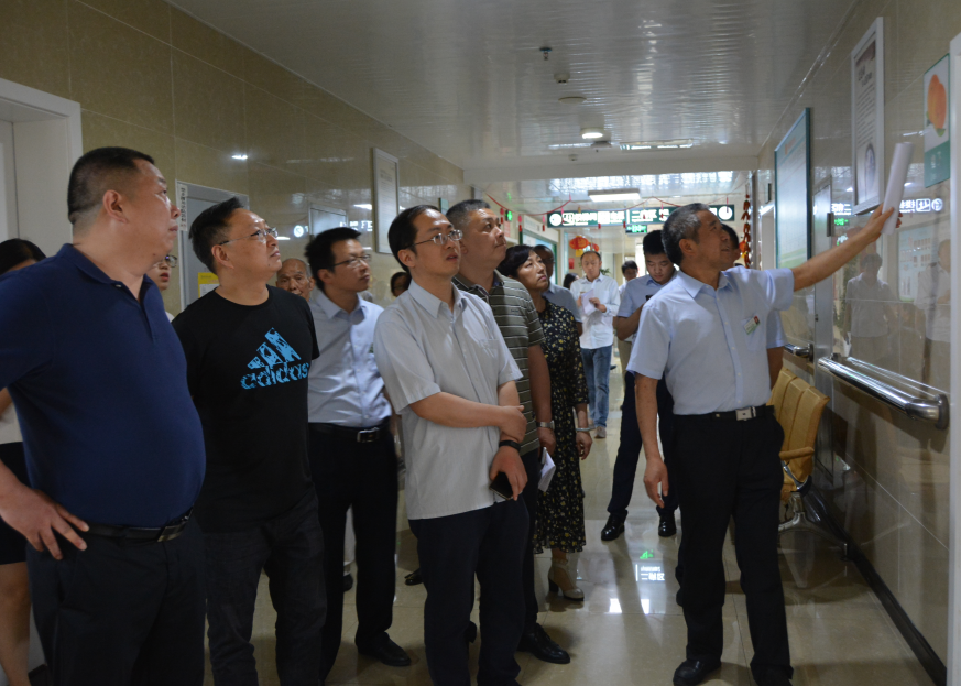 创建国家卫生城市省级测评考核专家组一行检查指导我院创卫工作