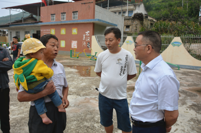 雅安市第四人民医院前往精准扶贫帮扶村开展村集体经济调研工作
