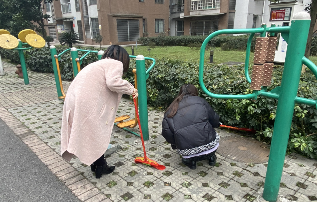 雅安市第四人民医院团委开展“保护环境，人人有责”主题团日活动