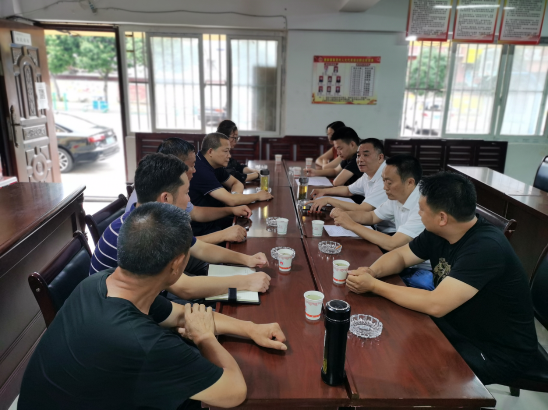 中共雅安市第四人民医院委员会完成唐家村驻村第一书记轮换任务