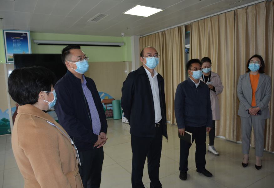 省文明办调研督导雅安市第四人民医院全国文明城市创建工作