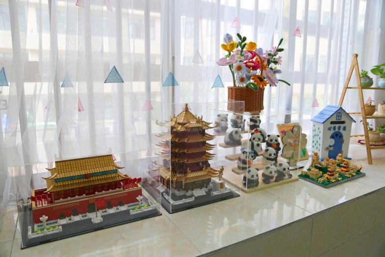 雅安市第四人民医院心理医学中心开展“指尖花开”手工康复活动