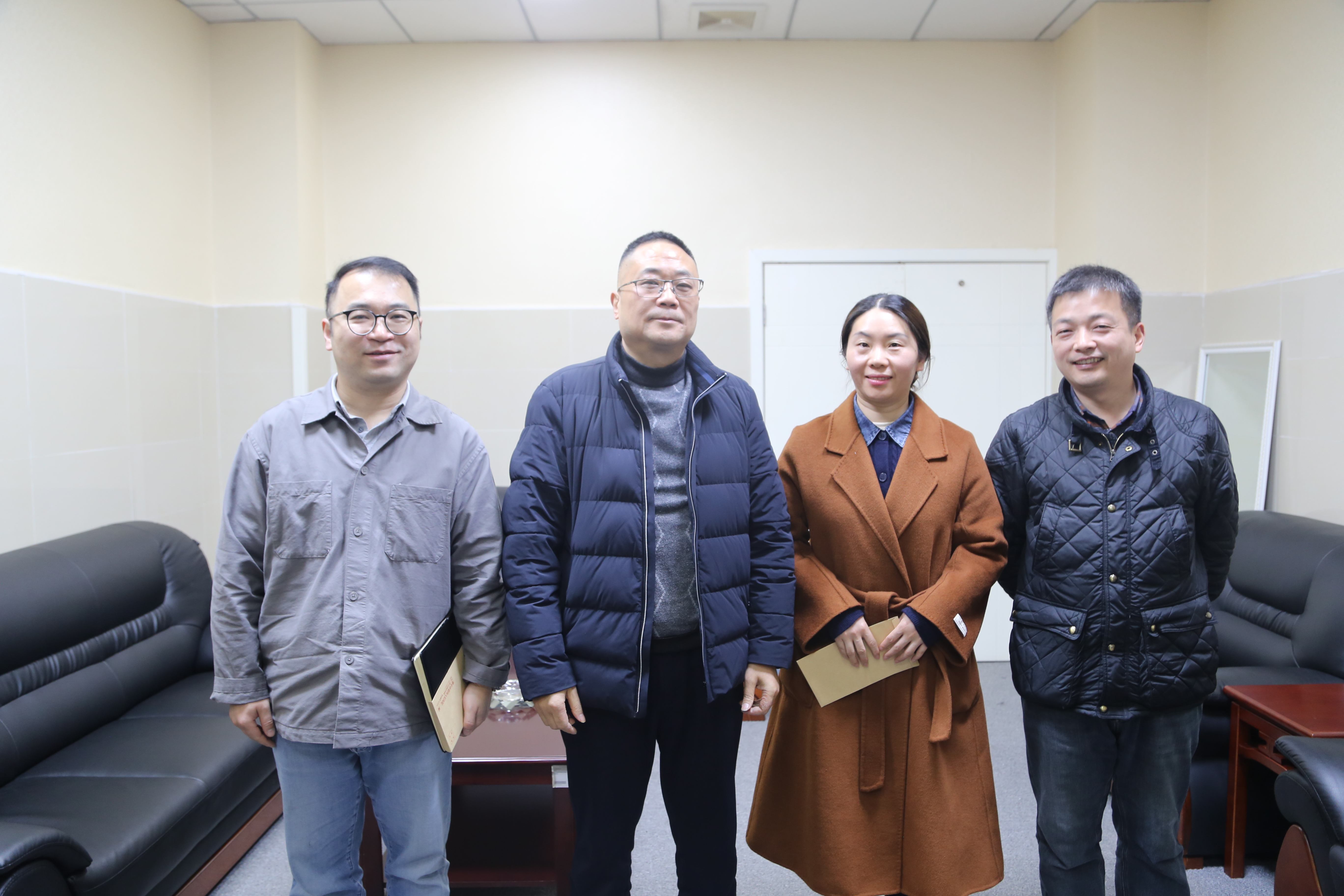 心系人才 情暖新春 雅安市第四人民医院慰问专家人才