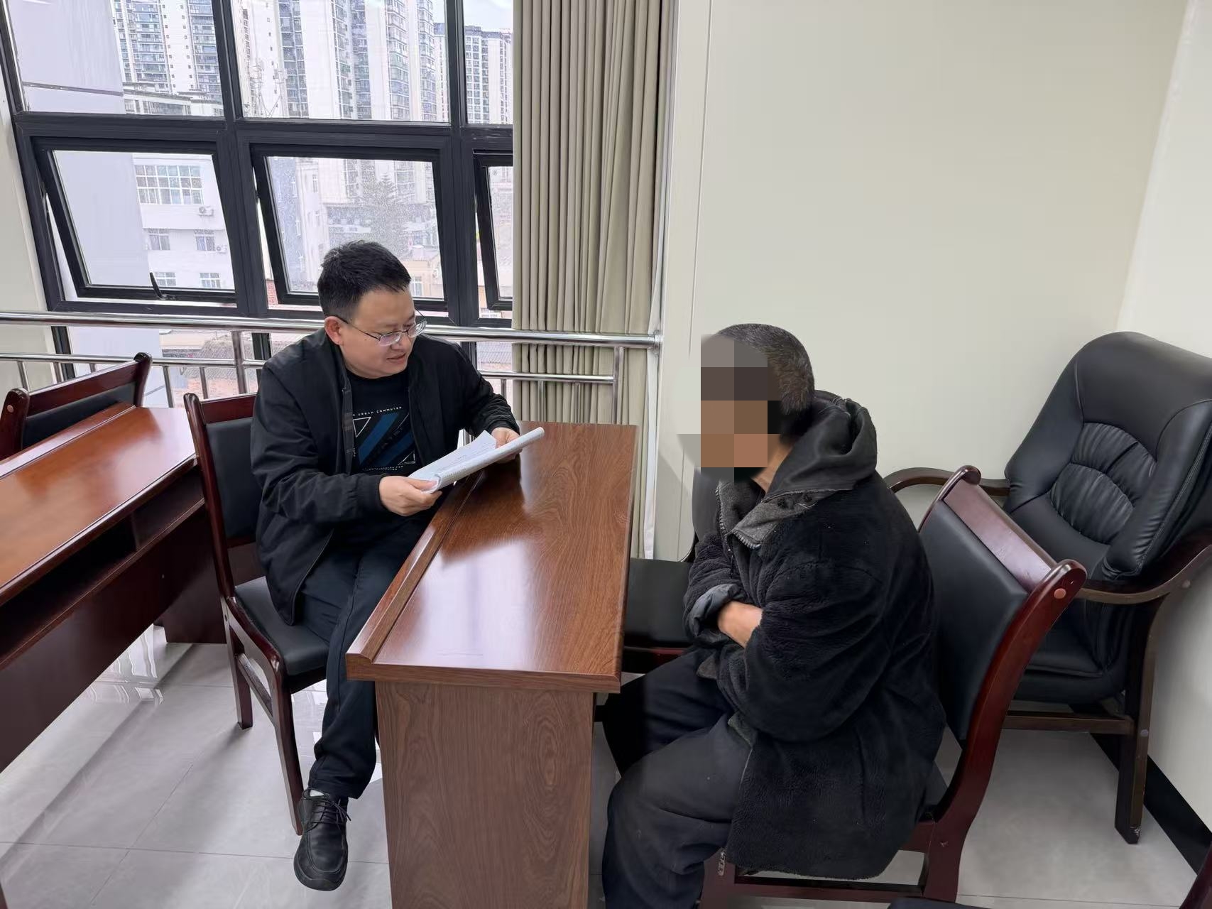 雅安市第四人民医院心理医学第二党支部走进社区开展主题党日活动