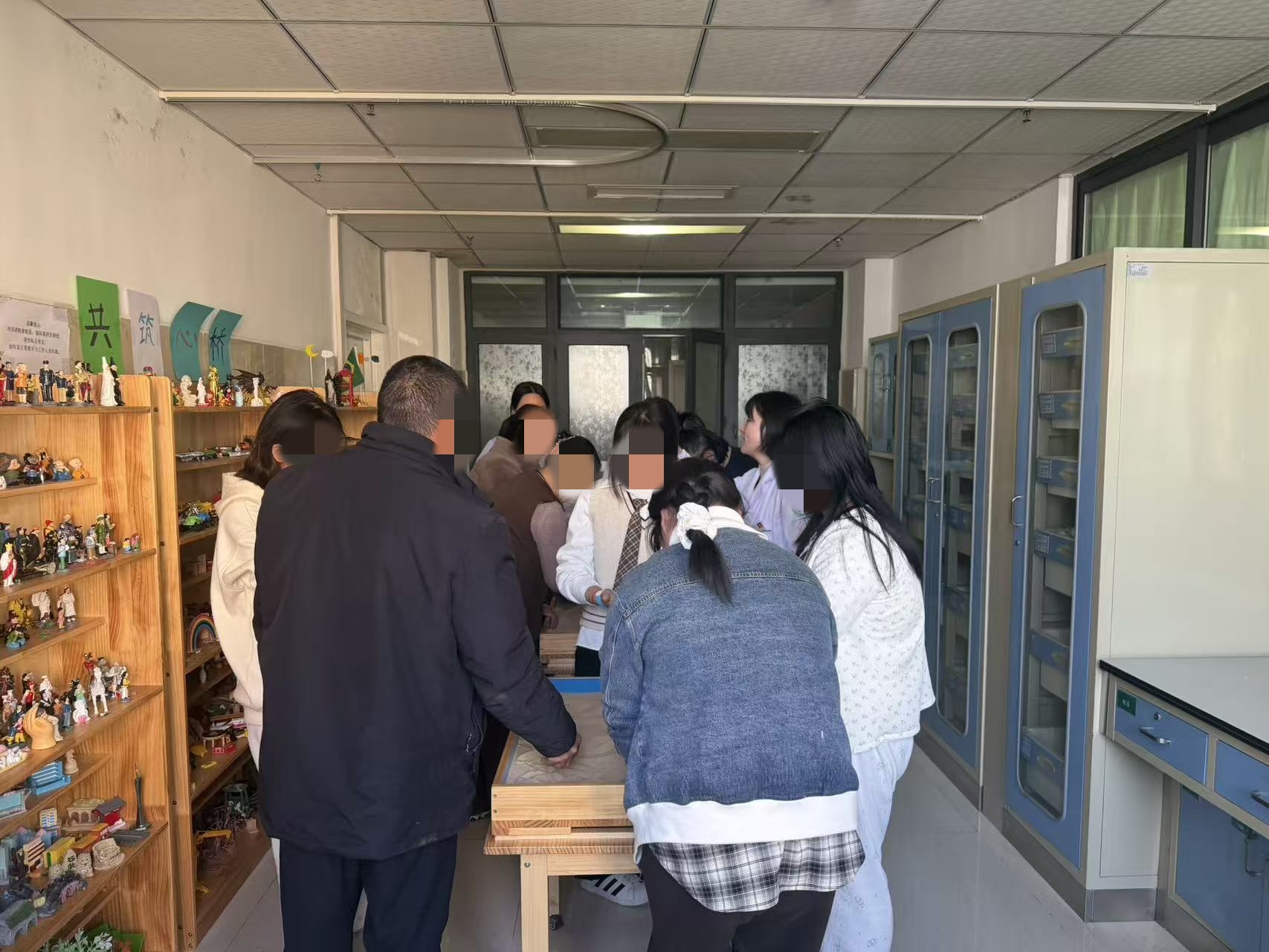 雅安市第四人民医院心理医学第三党支部举办“优质睡眠，美好生活”团体沙盘心理辅导活动