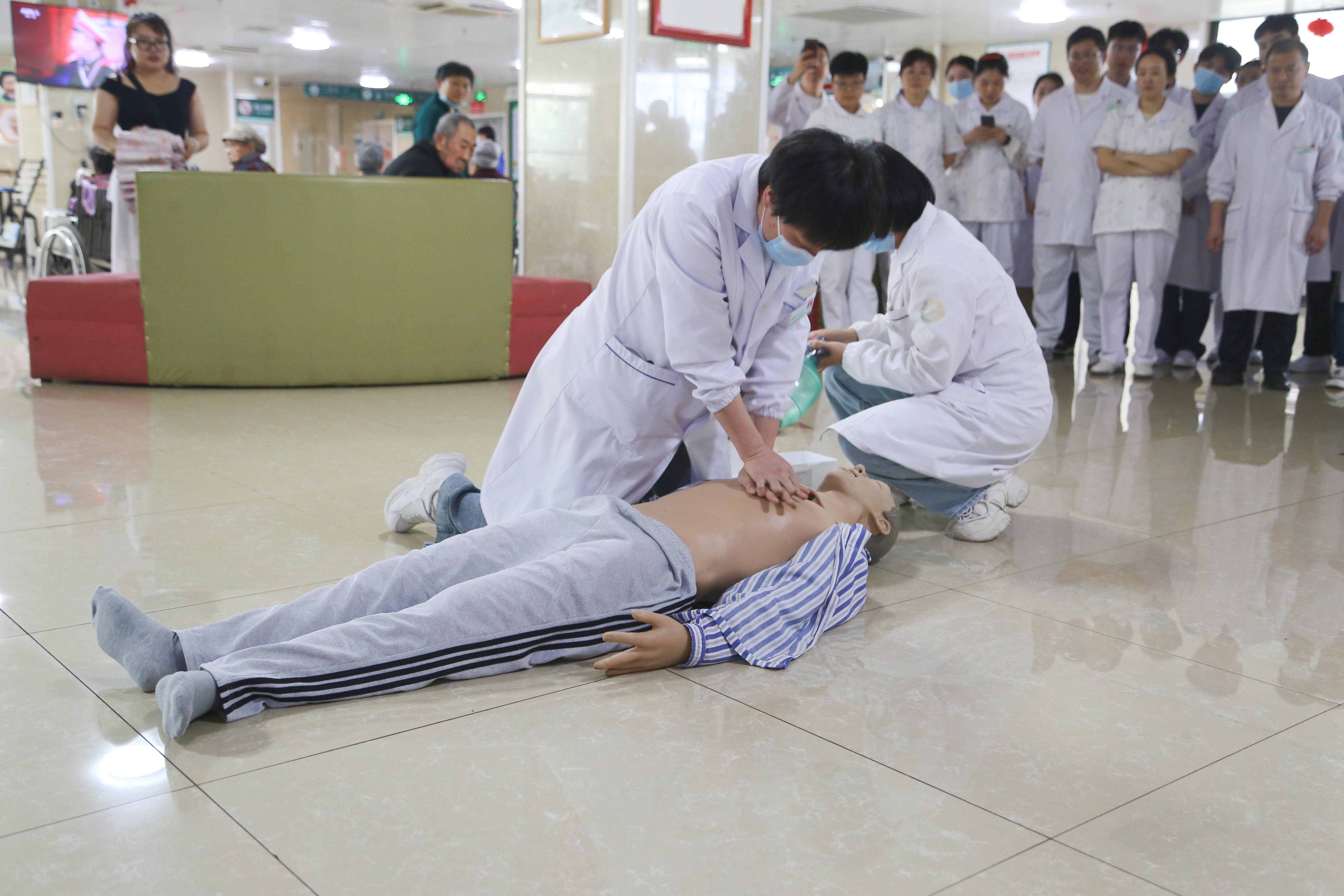 雅安市第四人民医院开展CPR+AED急救与医疗纠纷处置应急演练